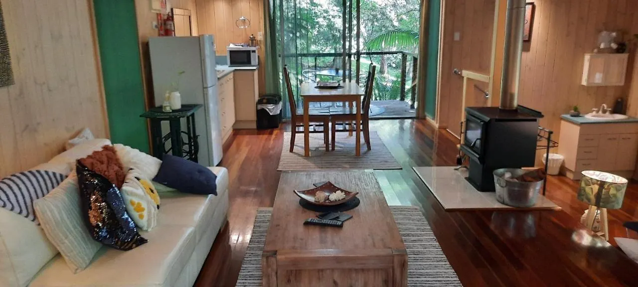 Treetops Montville 4*,  Australia